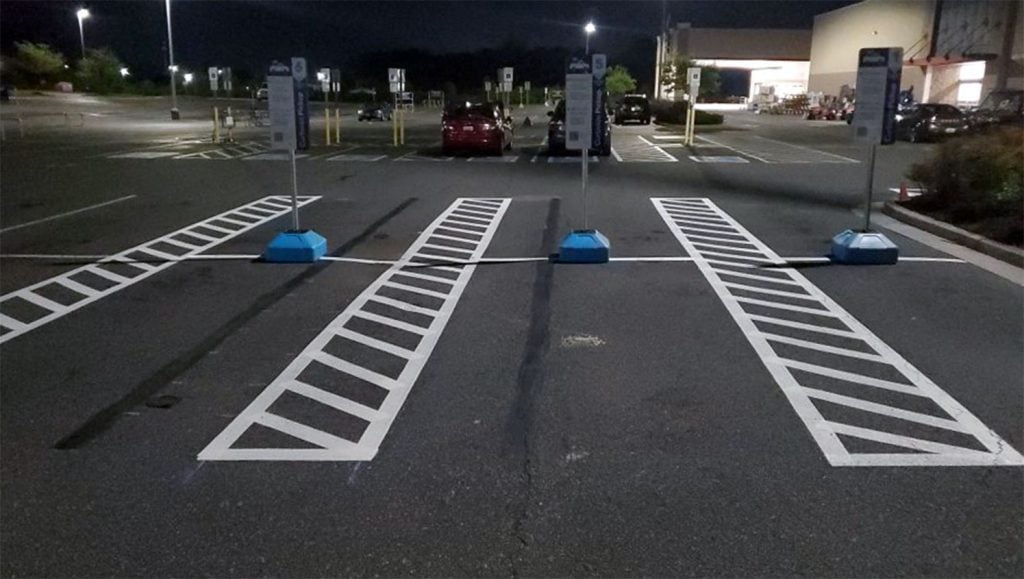 new curbside pickup striping for lowe’s