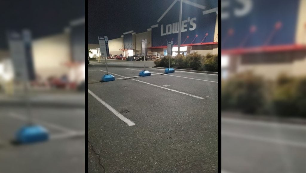 new curbside pickup markings at lowe’s