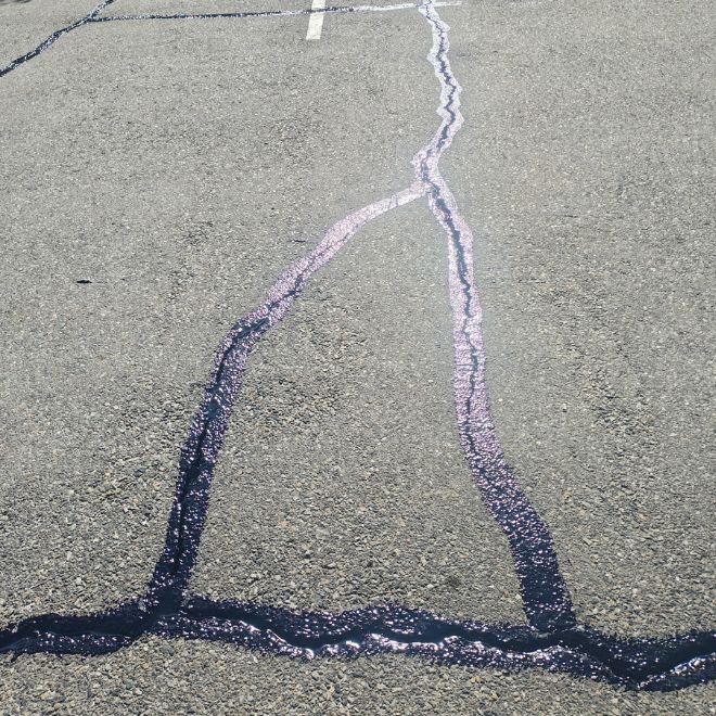 cracksealing asphalt