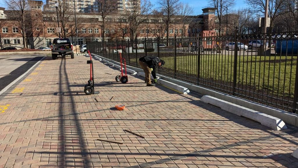 g-force employee on chicago, il, job site