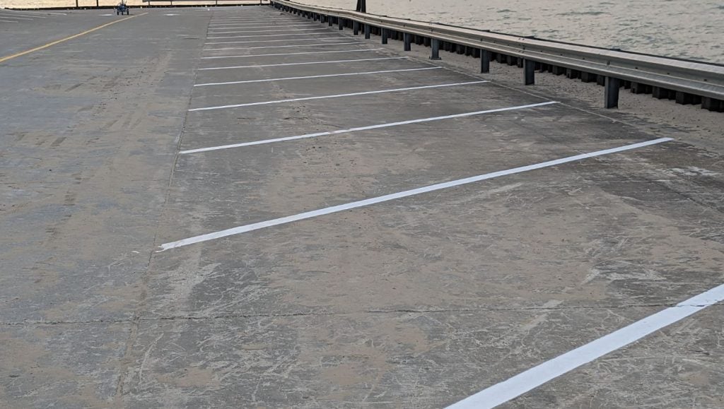 parking lot maintenance in Highland Park, IL