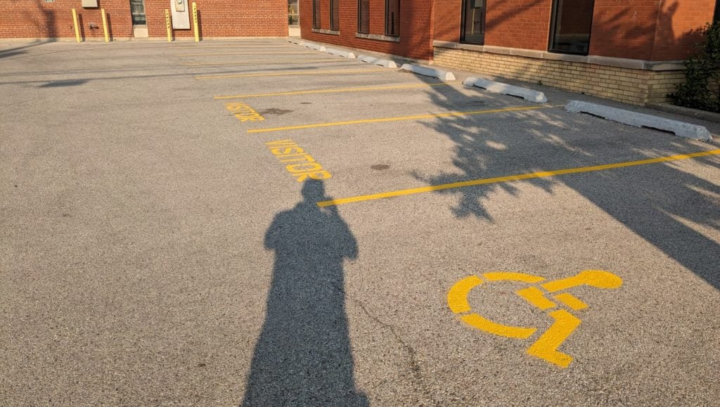 visitor stall and ada parking lot striping in skokie, il