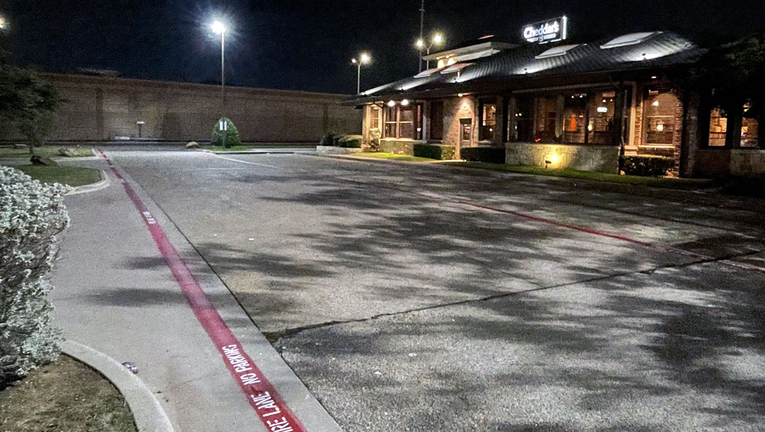 updated fire lane striping at cheddar’s scratch kitchen
