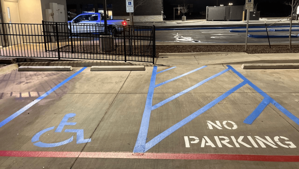 ada compliant striping in hudson oaks, tx