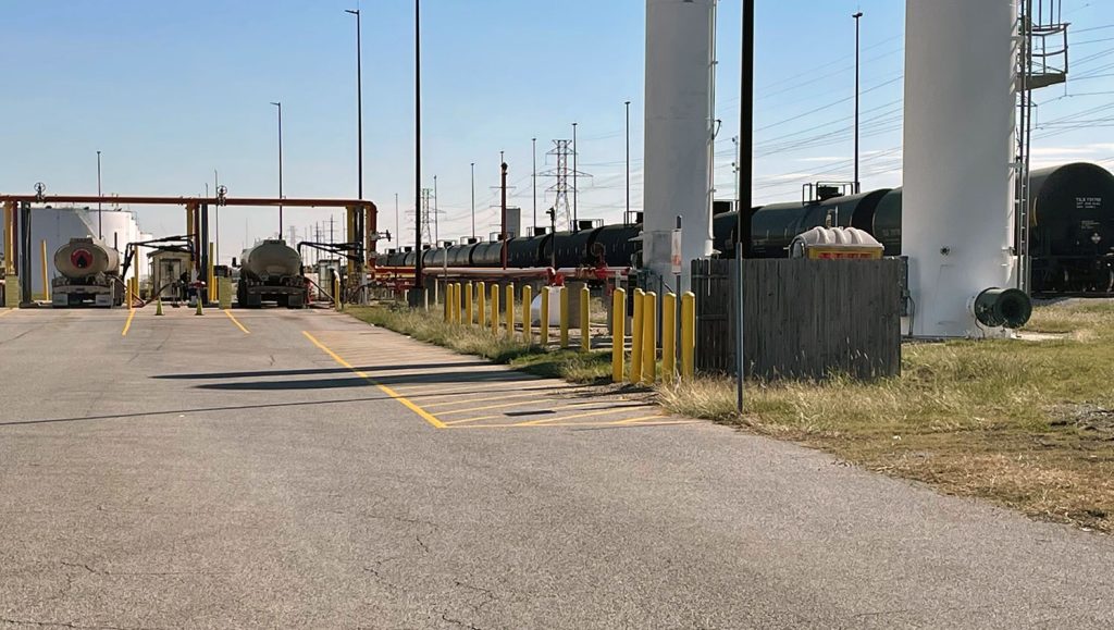 new truck parking striping at love’s travel stop distribution center