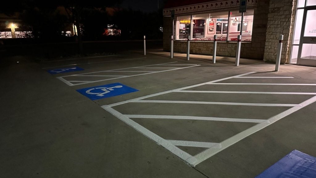 ada compliance parking spots for IN-N-OUT Burger parking lot