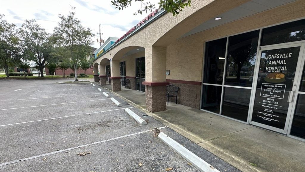 Jonesville Animal Hospital front view with new parking stops installed