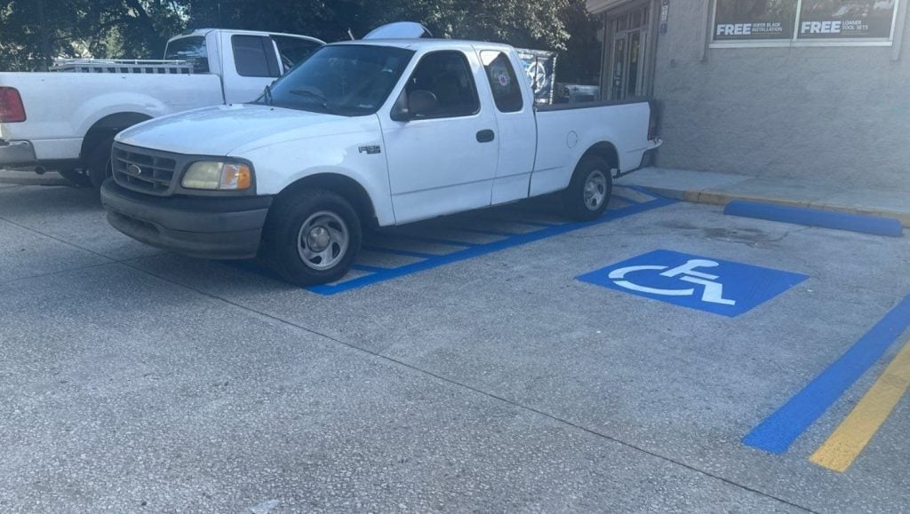 ada compliance parking spots for Advanced Auto Parts parking lot