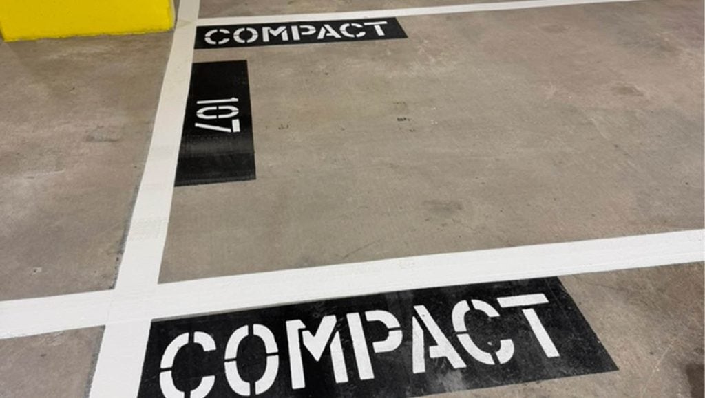 ada compliance parking spots for Marriott Vacation Club and Hotel Waikiki parking garage