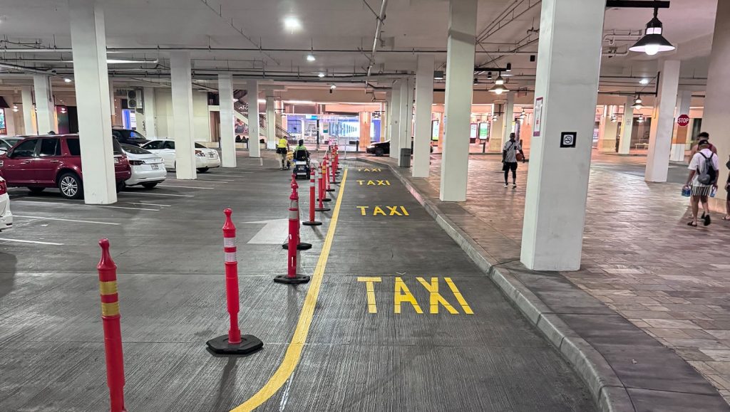 new taxi layout for Ala Moana Shopping Center parking lot