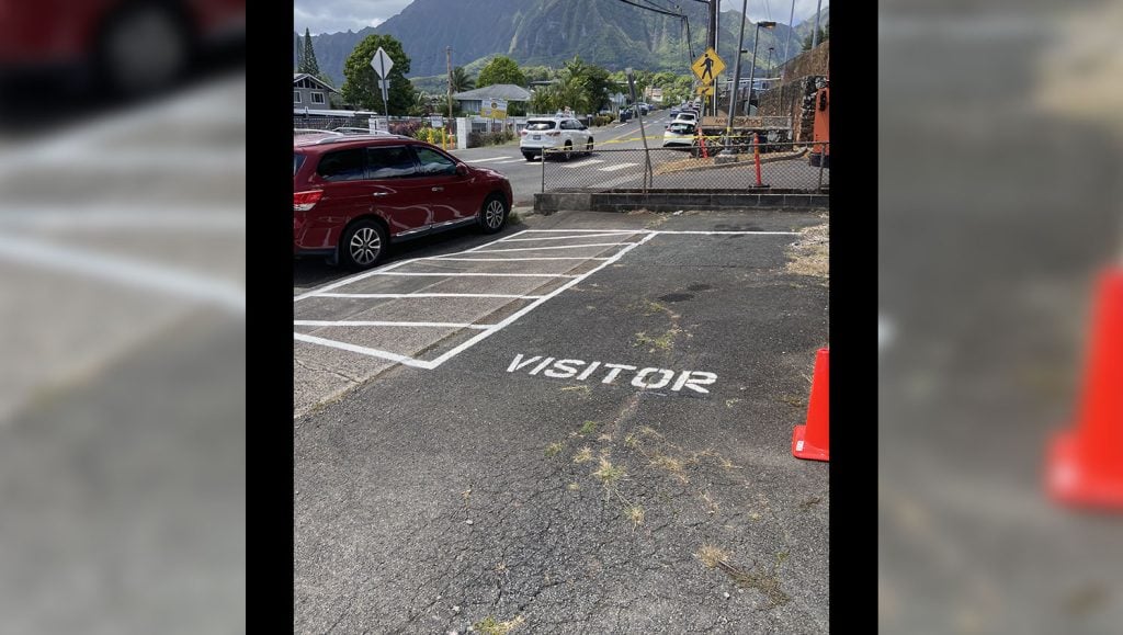 do not block vendor parking stall in kaneohe