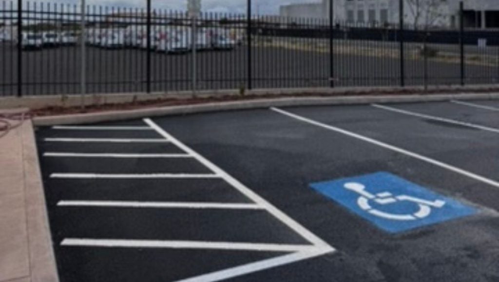 ada compliance parking spots for Honolulu Cookie Company