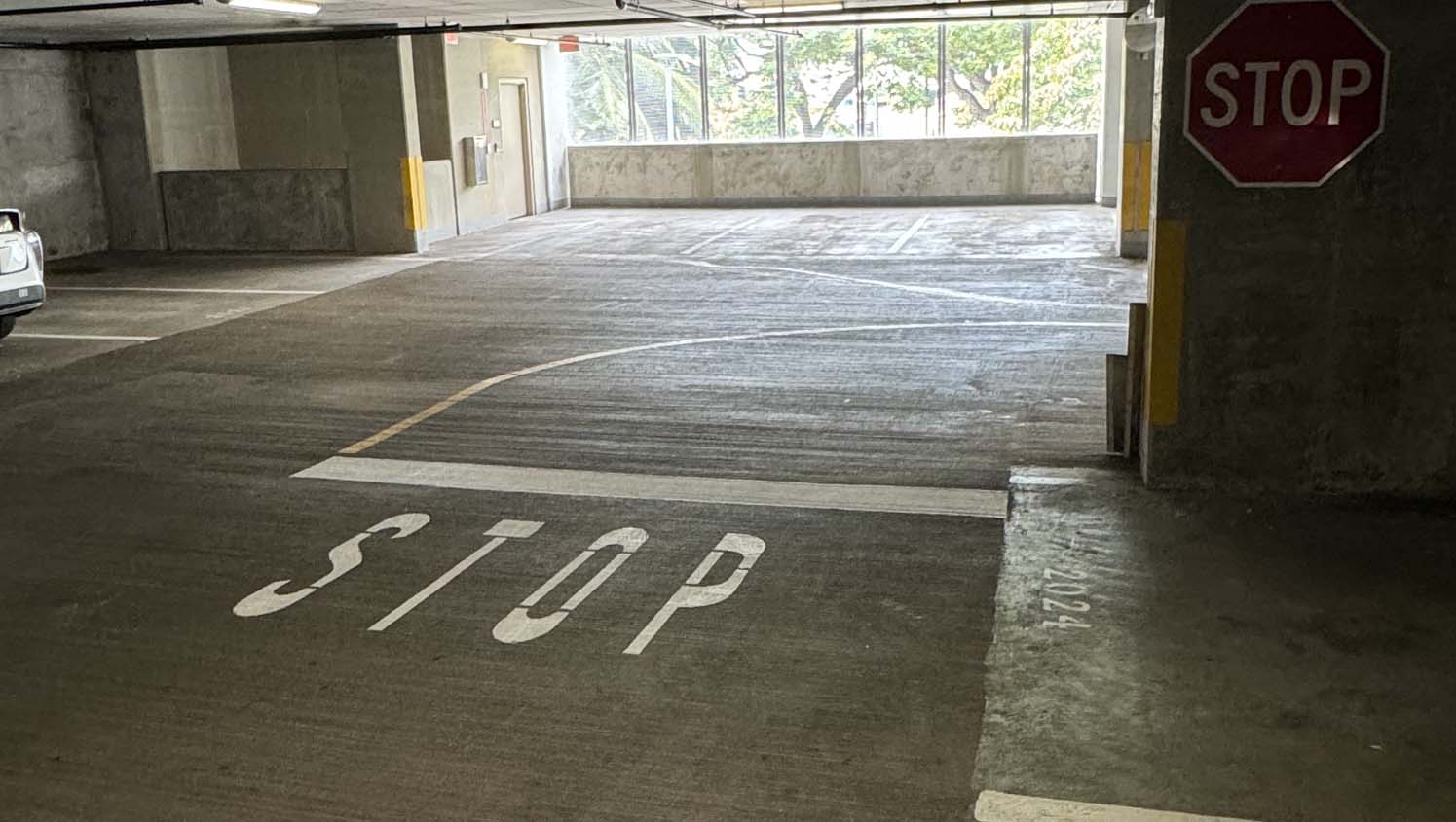 parking lot sign installation in honolulu, hi