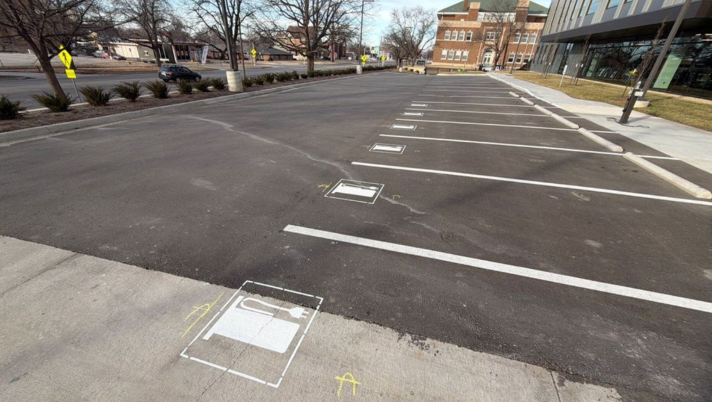 Line Striping for Kansas State Capitol in Topeka, KS