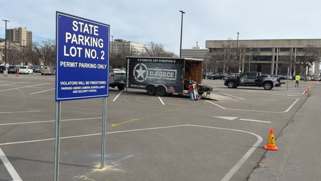 Parking Sign Installation for Kansas State Capitol in Topeka, KS