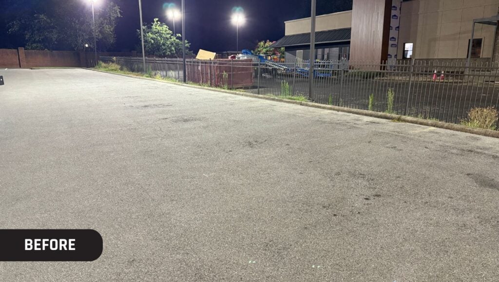Aldi parking lot with no parking lot lines