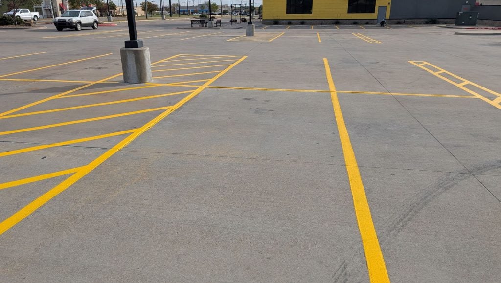 multiple pick up order parking spots for Buffalo Wild Wings