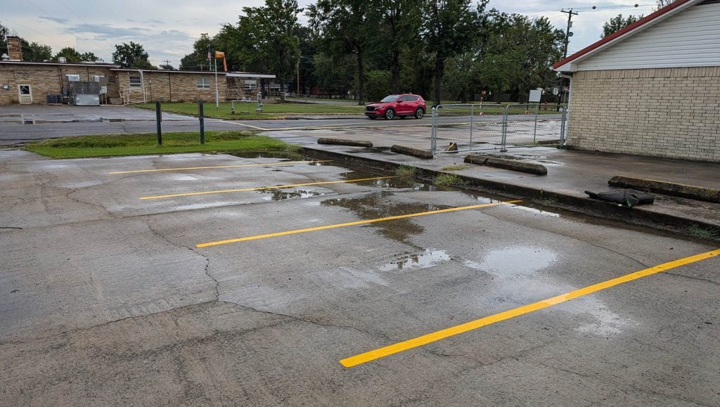 parking reserved for veterans and military personel only signage