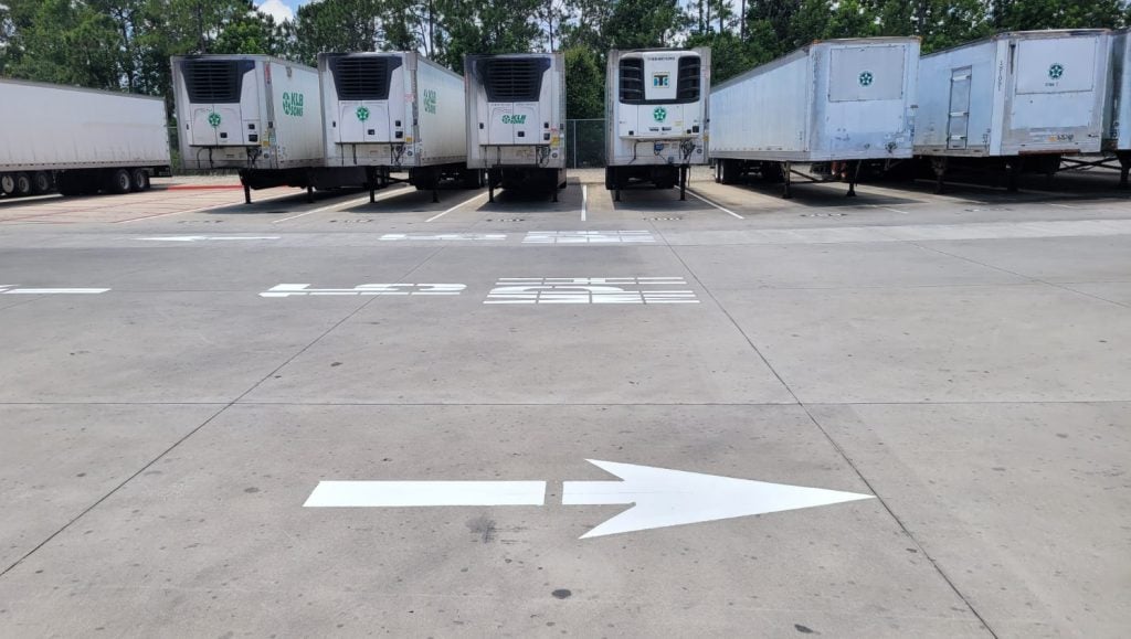 directional arrow markings in daytona beach, fl
