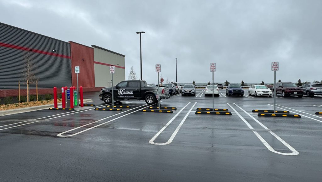 parking lot sign installation in Florida