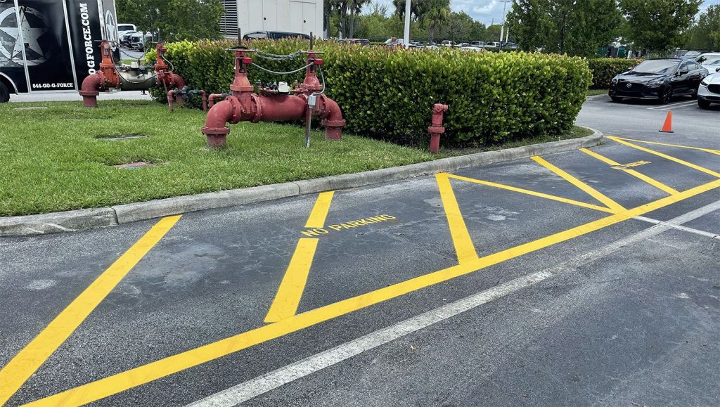 “no parking” zone markings