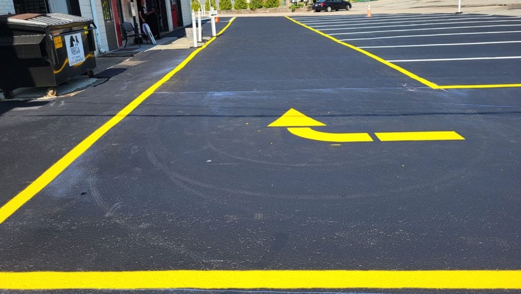 new yellow line stripes