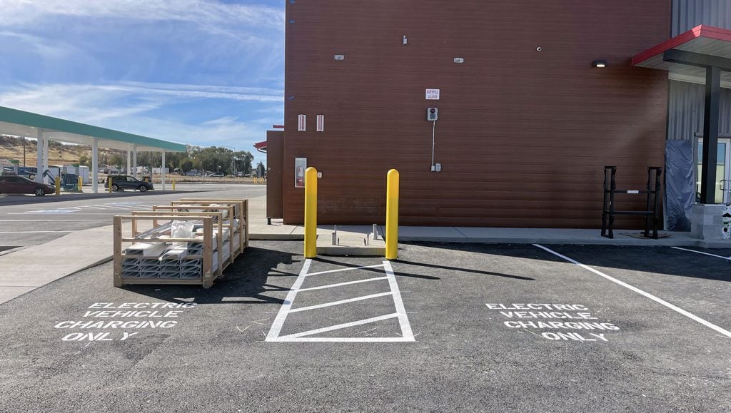 ev charging station stalls