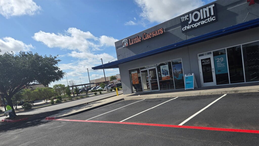 fire lane striping for buffalo wild wings in laredo, tx - image 2