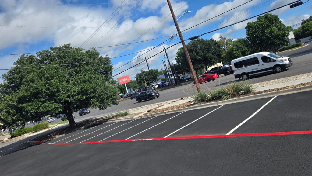 fire lane striping for buffalo wild wings in laredo, tx - image 3
