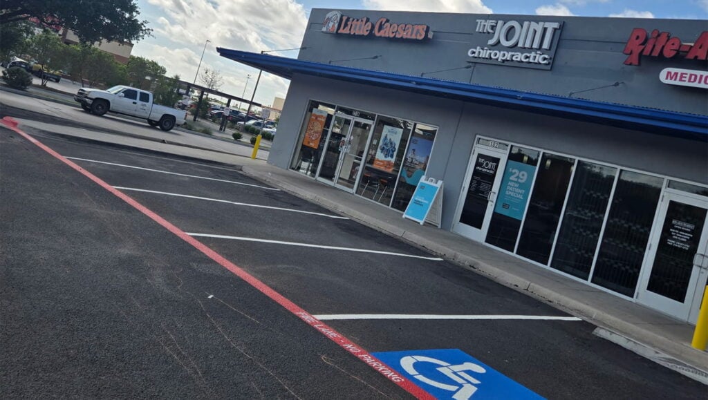 fire lane striping for buffalo wild wings in laredo, tx - image 6