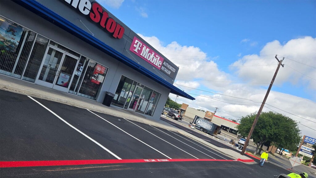 fire lane striping for buffalo wild wings in laredo, tx - image 7