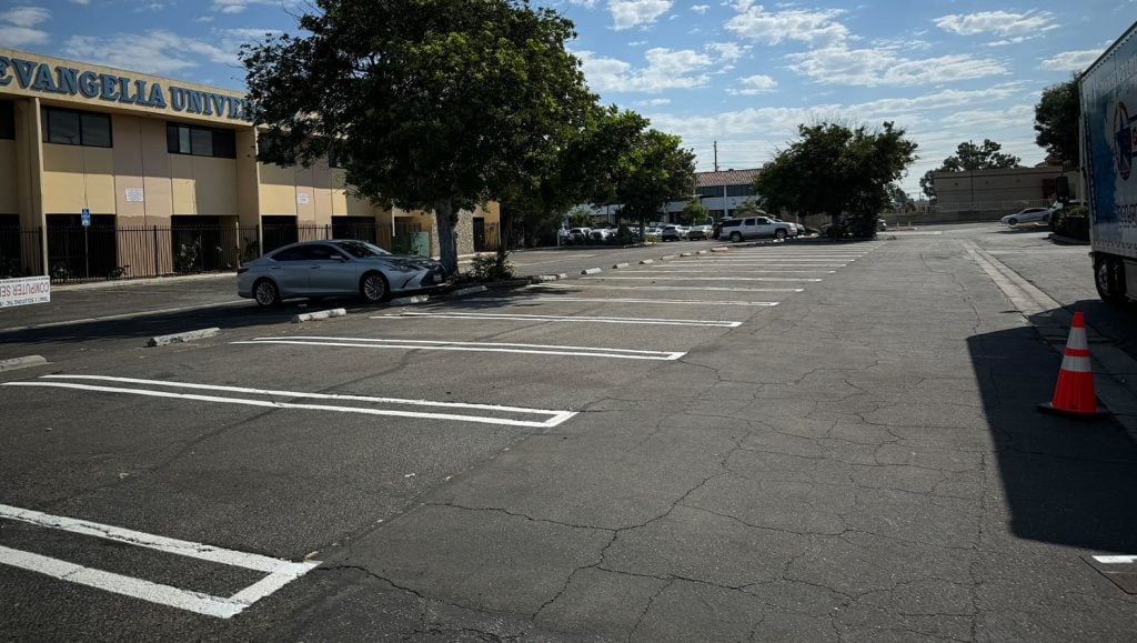 Keno’s Sports Bar and Grill parking lot freshly painted