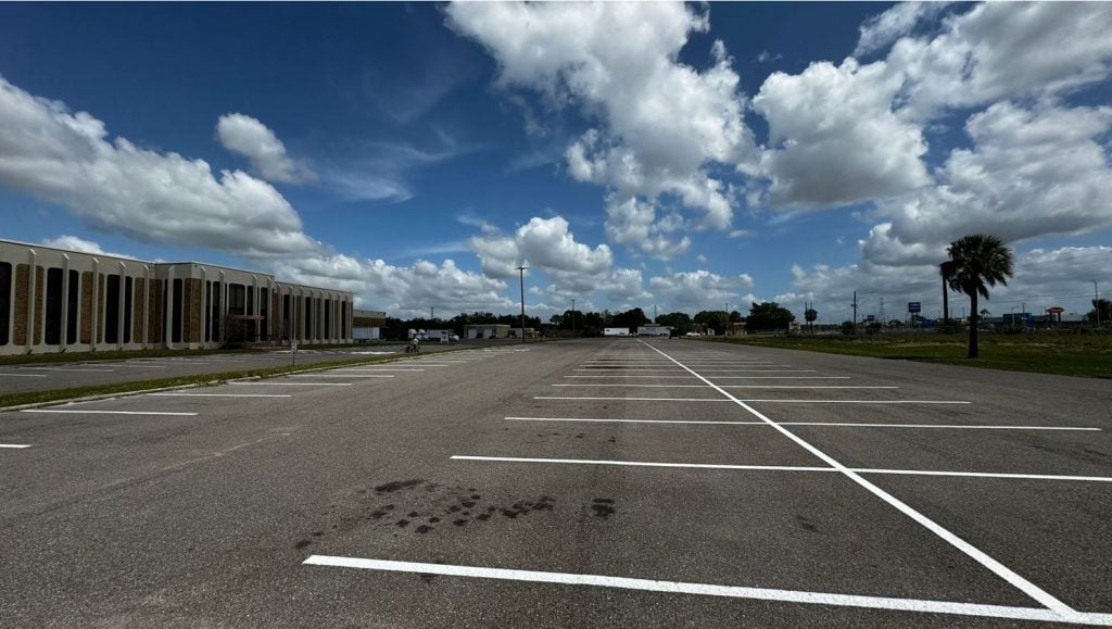 business asphalt sealcoating project in Tampa, FL