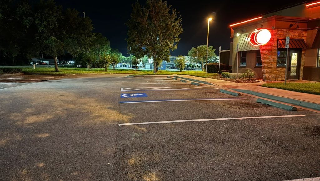 front view of chilis parking lot