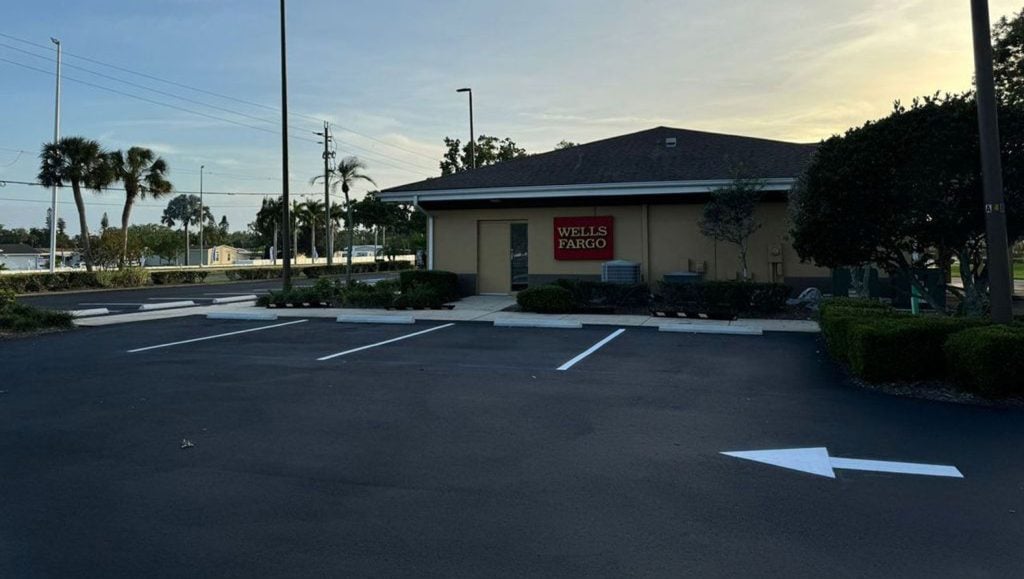 asphalt sealcoating in Ellenton, FL