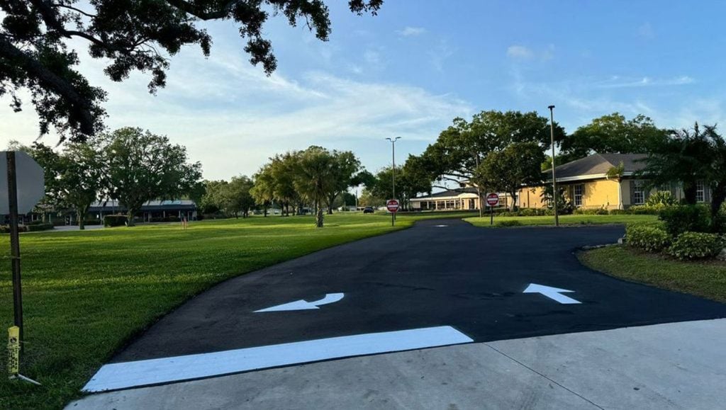 parking lot sealcoating in Ellenton, FL