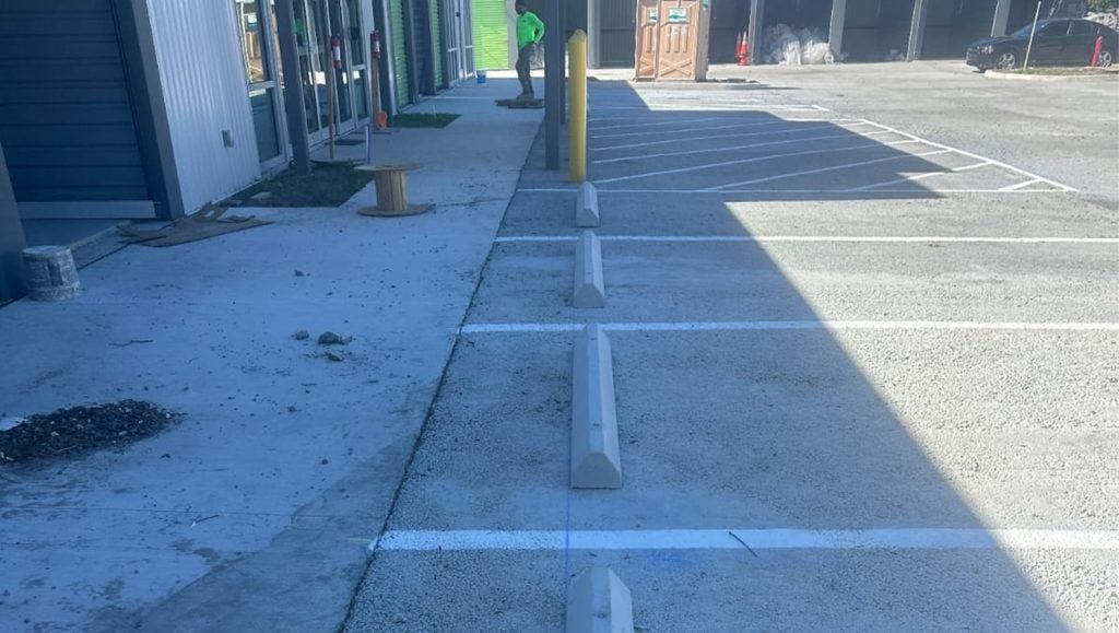 ada compliance parking spots for business parking lot