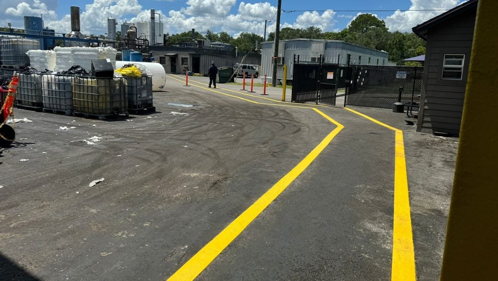 yellow line markings for business parking lot