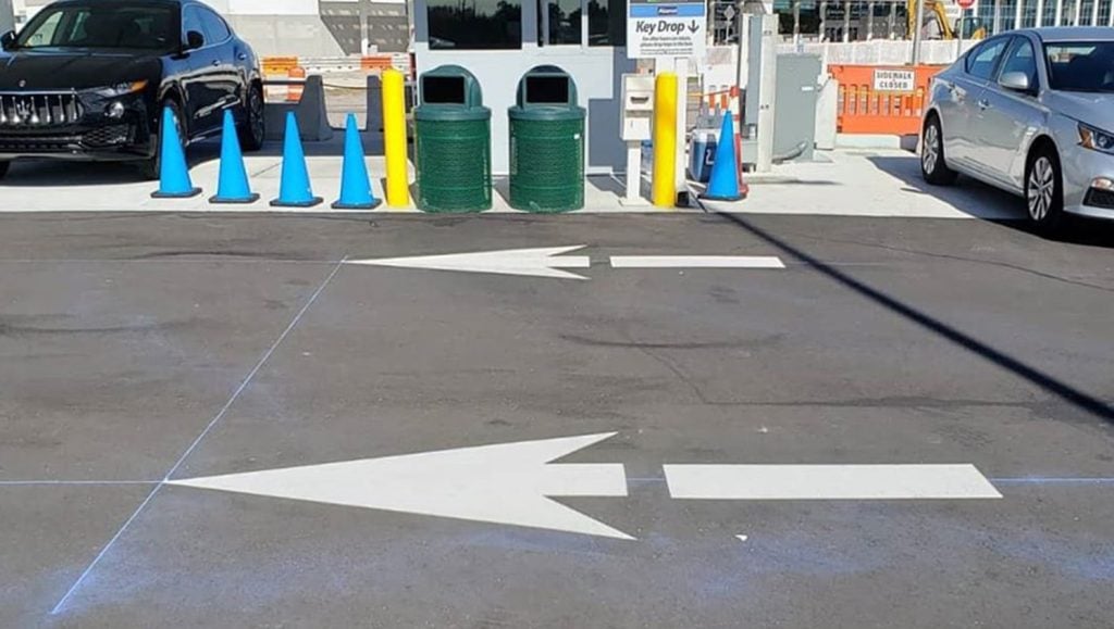 traffic arrows at tampa airport