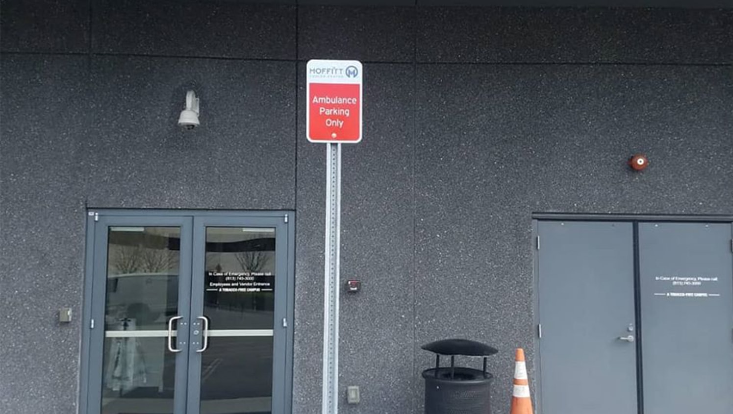 ambulance parking sign installation in tampa
