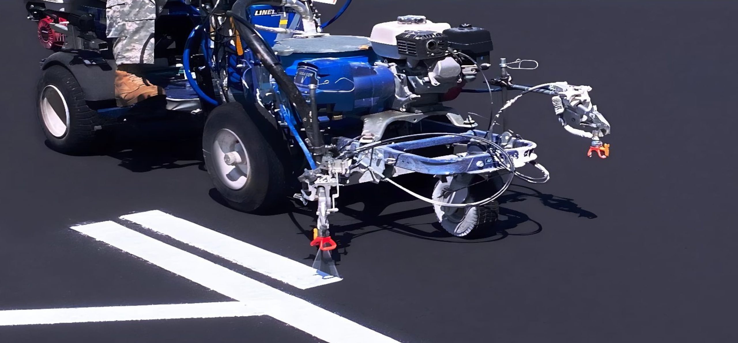asphalt line striping services